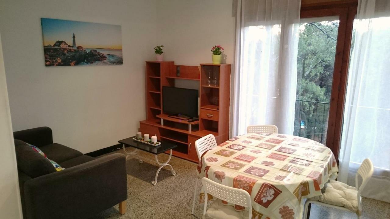 Apartamentos Juan Jose Lloret de Mar Ngoại thất bức ảnh